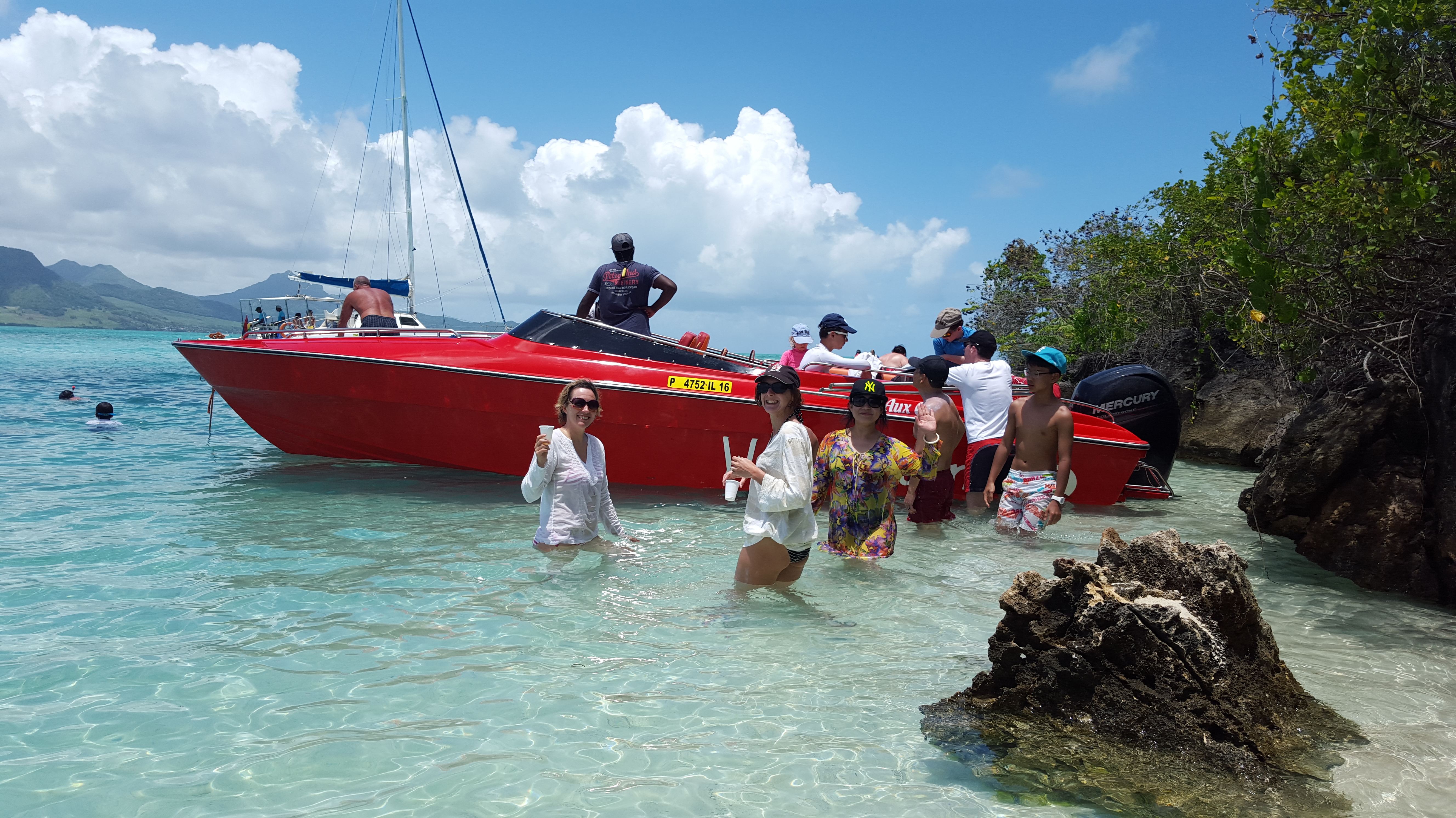 Tour privé d’une journée complète aux 5 îles – Île aux Cerfs avec déjeuner — photo 3